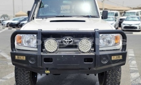 Acheter Occasion Voiture Toyota Land Cruiser Blanc à Madang, Madang Acheter Occasion Voiture Toyota Land Cruiser Blanc à Madang, Madang