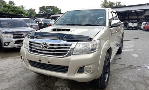 Buy Used Toyota Hilux Beige Car in Vanimo in Sandaun Buy Used Toyota Hilux Beige Car in Vanimo in Sandaun