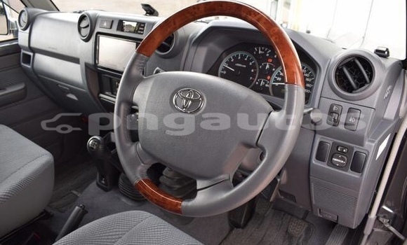 Acheter Occasion Voiture Toyota Land Cruiser Noir à Port Moresby, National Capital District Acheter Occasion Voiture Toyota Land Cruiser Noir à Port Moresby, National Capital District