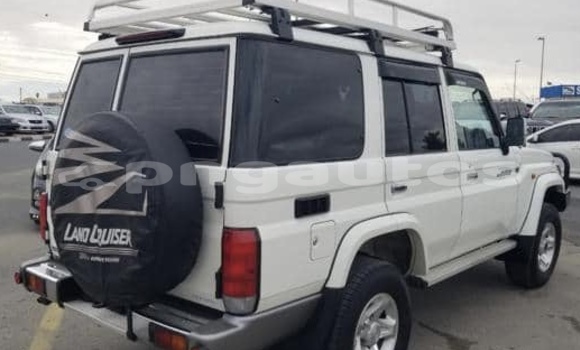 Acheter Occasion Voiture Toyota Land Cruiser Blanc à Port Moresby, National Capital District Acheter Occasion Voiture Toyota Land Cruiser Blanc à Port Moresby, National Capital District