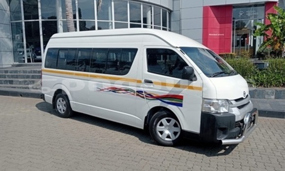 Buy Used Toyota Hiace White Car in Lae in Morobe Buy Used Toyota Hiace White Car in Lae in Morobe