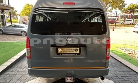 Buy Used Toyota Hiace White Car in Lae in Morobe Buy Used Toyota Hiace White Car in Lae in Morobe