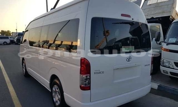Buy Used Toyota Hiace White Car in Port Moresby in National Capital District Buy Used Toyota Hiace White Car in Port Moresby in National Capital District