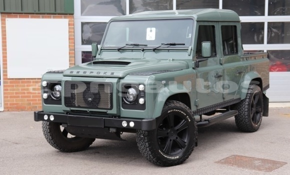 Buy Used Land Rover Defender Green Car in Mendi in Southern Highlands Buy Used Land Rover Defender Green Car in Mendi in Southern Highlands