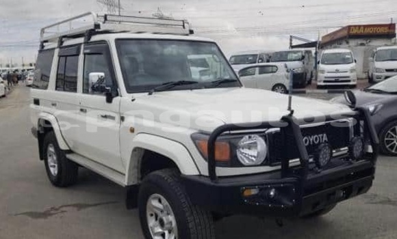 Buy Used Toyota Land Cruiser White Car in Port Moresby in National Capital District Buy Used Toyota Land Cruiser White Car in Port Moresby in National Capital District