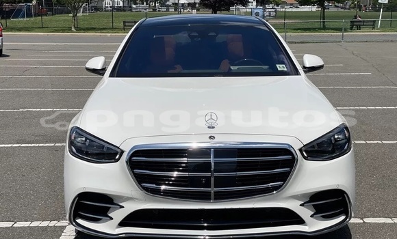 Buy Used Mercedes-Benz S–Class White Car in Aiamback in Western (Fly) Buy Used Mercedes-Benz S–Class White Car in Aiamback in Western (Fly)