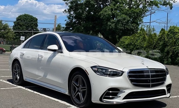 Buy Used Mercedes-Benz S–Class White Car in Aiamback in Western (Fly) Buy Used Mercedes-Benz S–Class White Car in Aiamback in Western (Fly)