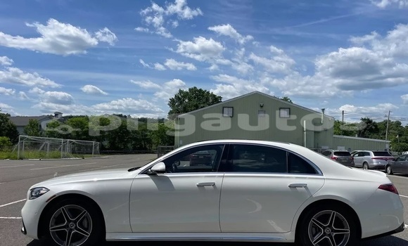 Buy Used Mercedes-Benz S–Class White Car in Aiamback in Western (Fly) Buy Used Mercedes-Benz S–Class White Car in Aiamback in Western (Fly)