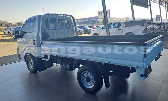 Buy Used Kia K7 White Car in Mendi in Southern Highlands Buy Used Kia K7 White Car in Mendi in Southern Highlands