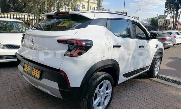 Buy Used Renault KWID White Car in Madang in Madang Buy Used Renault KWID White Car in Madang in Madang
