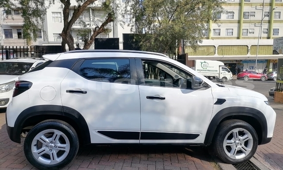 Buy Used Renault KWID White Car in Madang in Madang Buy Used Renault KWID White Car in Madang in Madang