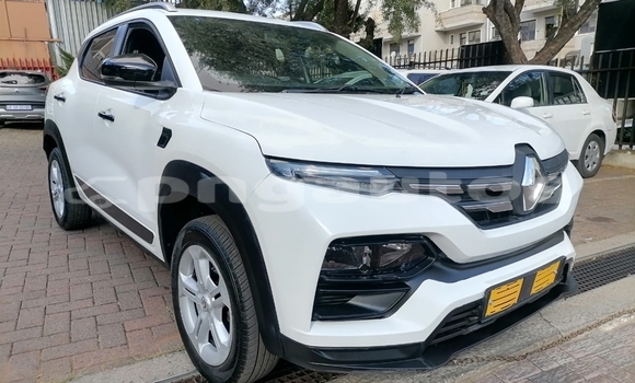 Buy Used Renault KWID White Car in Madang in Madang