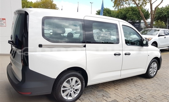 Buy Used Volkswagen Caddy White Car in Buka Town in Autonomous Region of Bougainville Buy Used Volkswagen Caddy White Car in Buka Town in Autonomous Region of Bougainville
