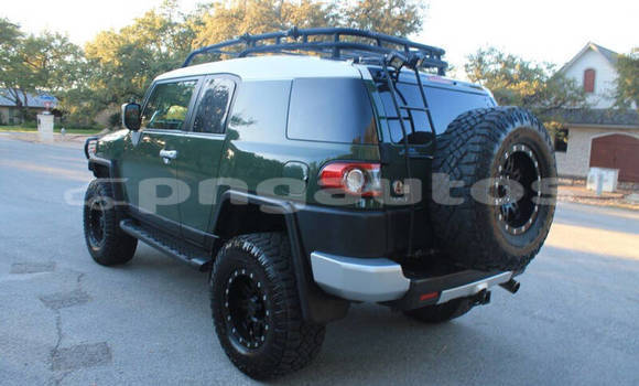 Buy Used Toyota FJ Cruiser Green Car in Lae in Morobe Buy Used Toyota FJ Cruiser Green Car in Lae in Morobe