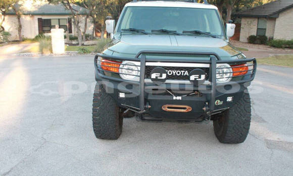 Buy Used Toyota FJ Cruiser Green Car in Lae in Morobe Buy Used Toyota FJ Cruiser Green Car in Lae in Morobe