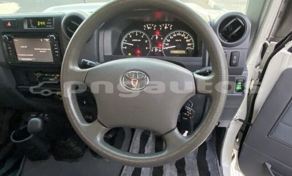 Buy Used Toyota Land Cruiser White Car in Port Moresby in National Capital District Buy Used Toyota Land Cruiser White Car in Port Moresby in National Capital District