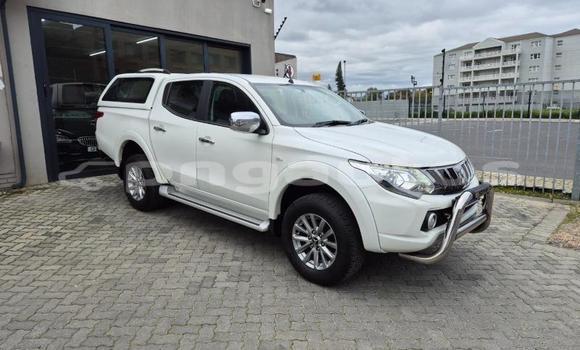 Buy Used Mitsubishi L200 White Car in Port Moresby in National Capital District Buy Used Mitsubishi L200 White Car in Port Moresby in National Capital District