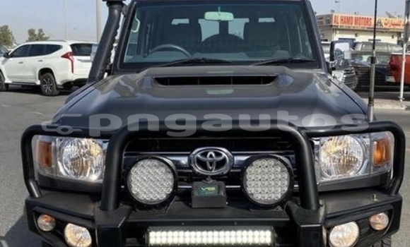 Acheter Occasion Voiture Toyota Land Cruiser Noir à Kandrian, West New Britain Acheter Occasion Voiture Toyota Land Cruiser Noir à Kandrian, West New Britain
