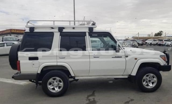 Acheter Occasion Voiture Toyota Land Cruiser Blanc à Lae, Morobe Acheter Occasion Voiture Toyota Land Cruiser Blanc à Lae, Morobe