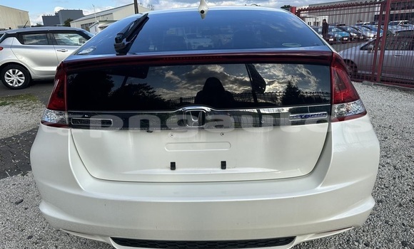 Buy Used Honda Insight White Car in Port Moresby in National Capital District Buy Used Honda Insight White Car in Port Moresby in National Capital District