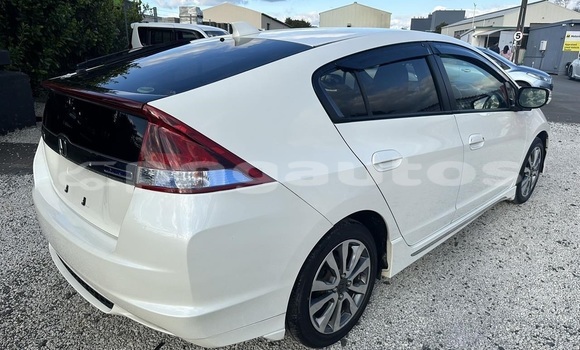 Buy Used Honda Insight White Car in Port Moresby in National Capital District Buy Used Honda Insight White Car in Port Moresby in National Capital District