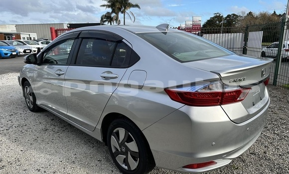 Buy Used Honda Grace Silver Car in Mapona in Milne Bay Buy Used Honda Grace Silver Car in Mapona in Milne Bay