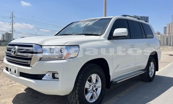 Buy Used Toyota Land Cruiser White Car in Port Moresby in National Capital District Buy Used Toyota Land Cruiser White Car in Port Moresby in National Capital District