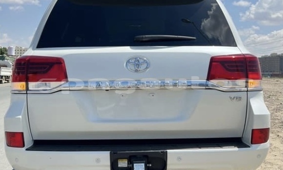Buy Used Toyota Land Cruiser White Car in Port Moresby in National Capital District Buy Used Toyota Land Cruiser White Car in Port Moresby in National Capital District