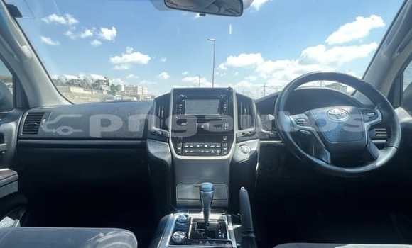 Buy Used Toyota Land Cruiser White Car in Port Moresby in National Capital District Buy Used Toyota Land Cruiser White Car in Port Moresby in National Capital District