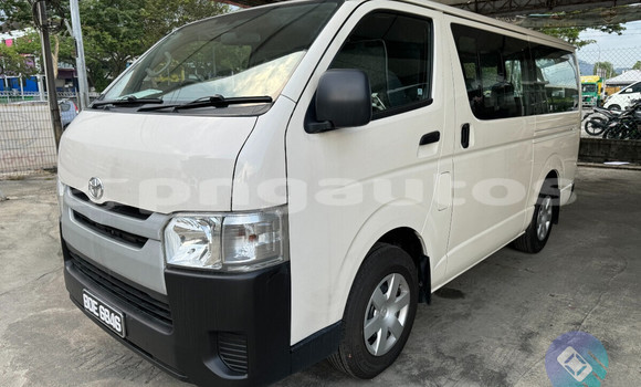 Buy Used Toyota Hiace White Car in Kerema in Gulf Buy Used Toyota Hiace White Car in Kerema in Gulf