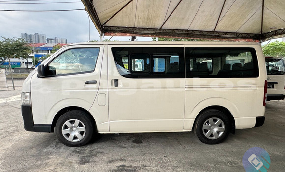 Buy Used Toyota Hiace White Car in Kerema in Gulf Buy Used Toyota Hiace White Car in Kerema in Gulf