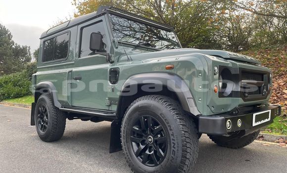 Buy Used Land Rover Defender Green Car in Port Moresby in National Capital District Buy Used Land Rover Defender Green Car in Port Moresby in National Capital District