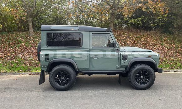 Buy Used Land Rover Defender Green Car in Port Moresby in National Capital District Buy Used Land Rover Defender Green Car in Port Moresby in National Capital District