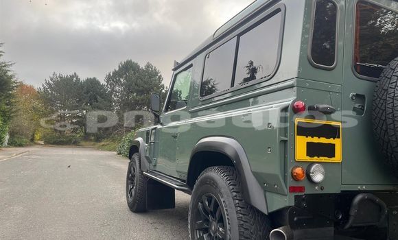 Buy Used Land Rover Defender Green Car in Port Moresby in National Capital District Buy Used Land Rover Defender Green Car in Port Moresby in National Capital District