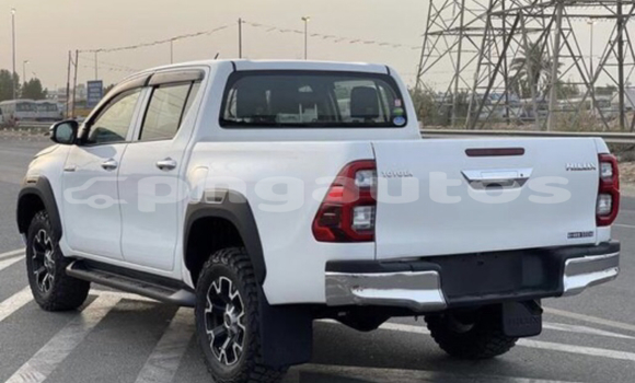 Acheter Occasion Voiture Toyota Hiluxe Revo Blanc à Port Moresby, National Capital District Acheter Occasion Voiture Toyota Hiluxe Revo Blanc à Port Moresby, National Capital District