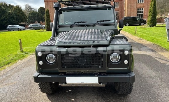 Buy Used Land Rover Defender Green Car in Lae in Morobe Buy Used Land Rover Defender Green Car in Lae in Morobe