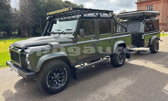 Buy Used Land Rover Defender Green Car in Lae in Morobe Buy Used Land Rover Defender Green Car in Lae in Morobe