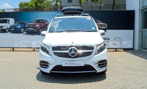 Buy Used Mercedes-Benz V-klasse White Car in Lae in Morobe Buy Used Mercedes-Benz V-klasse White Car in Lae in Morobe
