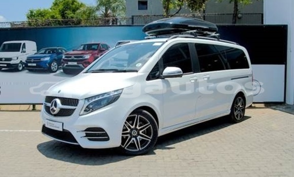 Buy Used Mercedes-Benz V-klasse White Car in Lae in Morobe Buy Used Mercedes-Benz V-klasse White Car in Lae in Morobe