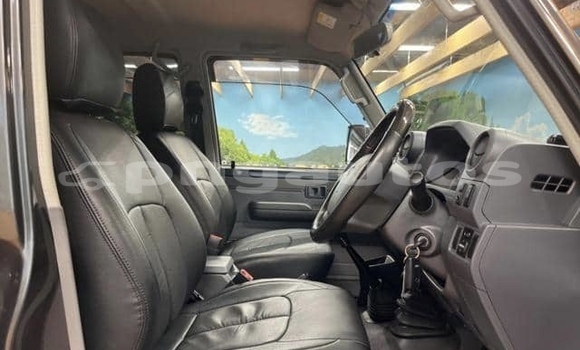 Buy Used Toyota Land Cruiser Black Car in Lae in Morobe Buy Used Toyota Land Cruiser Black Car in Lae in Morobe