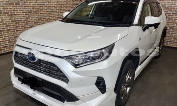 Buy Used Toyota RAV4 White Car in Arufa in Western Highlands Buy Used Toyota RAV4 White Car in Arufa in Western Highlands