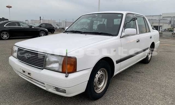 Buy Used Toyota Comfort White Car in Port Moresby in National Capital District