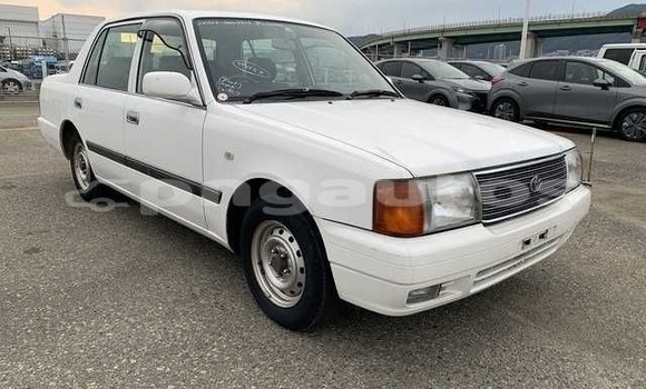 Acheter Occasion Voiture Toyota Comfort Blanc à Port Moresby, National Capital District Acheter Occasion Voiture Toyota Comfort Blanc à Port Moresby, National Capital District