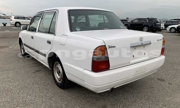 Acheter Occasion Voiture Toyota Comfort Blanc à Port Moresby, National Capital District Acheter Occasion Voiture Toyota Comfort Blanc à Port Moresby, National Capital District