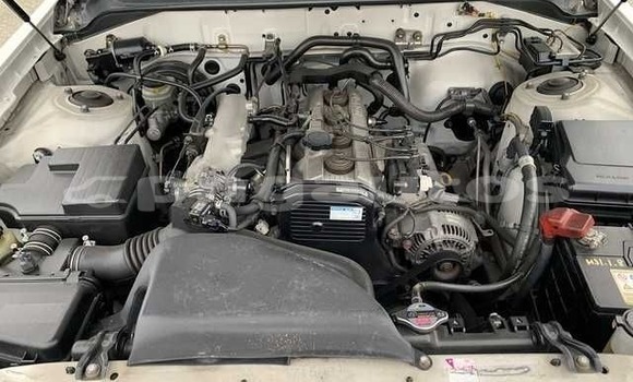 Acheter Occasion Voiture Toyota Comfort Blanc à Port Moresby, National Capital District Acheter Occasion Voiture Toyota Comfort Blanc à Port Moresby, National Capital District