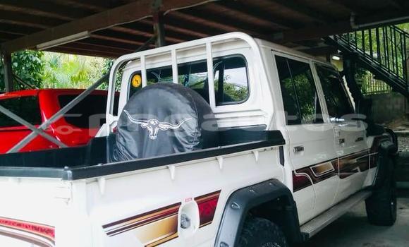 Buy Used Toyota Land Cruiser White Car in Port Moresby in National Capital District Buy Used Toyota Land Cruiser White Car in Port Moresby in National Capital District