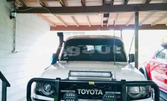 Buy Used Toyota Land Cruiser White Car in Port Moresby in National Capital District Buy Used Toyota Land Cruiser White Car in Port Moresby in National Capital District