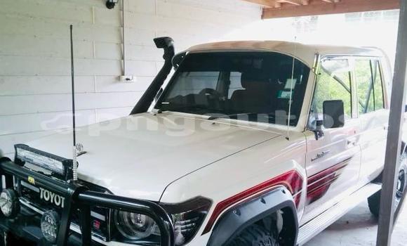 Buy Used Toyota Land Cruiser White Car in Port Moresby in National Capital District Buy Used Toyota Land Cruiser White Car in Port Moresby in National Capital District