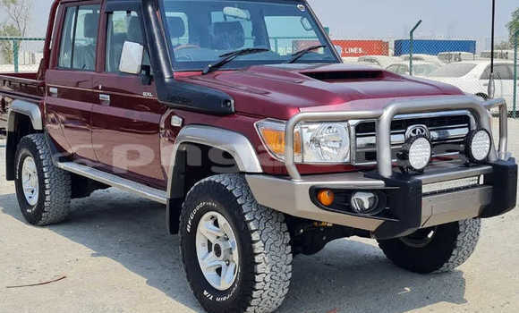 Buy Used Toyota Land Cruiser White Car in Port Moresby in National Capital District Buy Used Toyota Land Cruiser White Car in Port Moresby in National Capital District