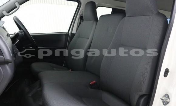 Buy Used Toyota Hiace White Car in Port Moresby in National Capital District Buy Used Toyota Hiace White Car in Port Moresby in National Capital District
